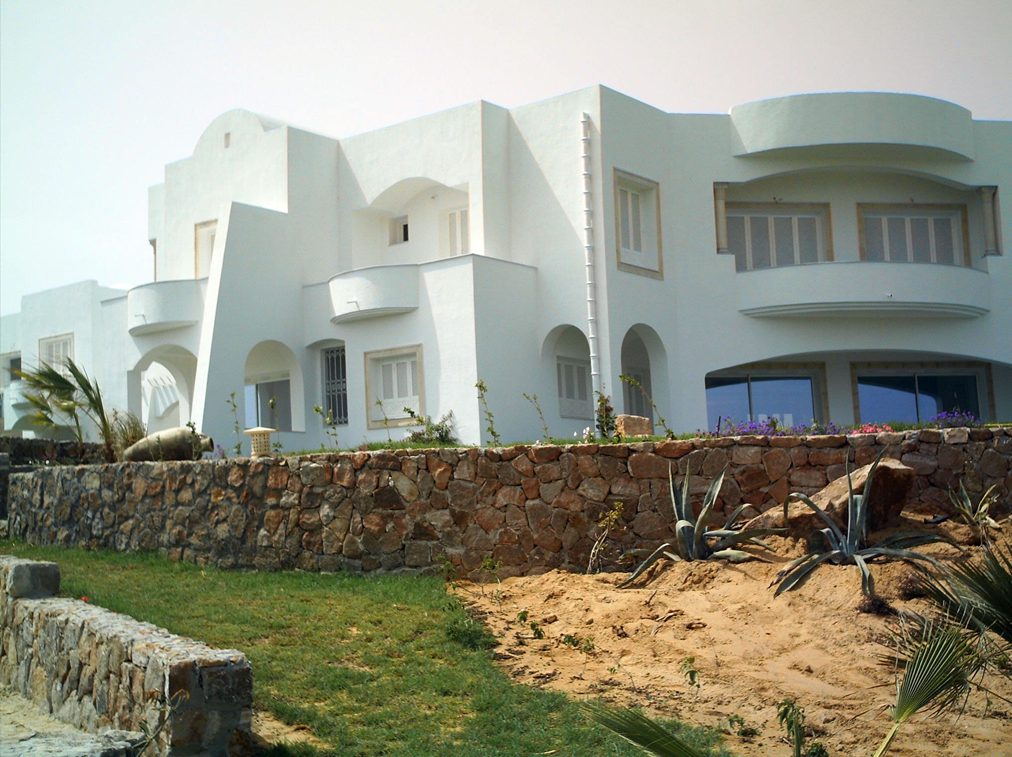 ENSEMBLE DE VILLAS TOURISTIQUE - BORD DE MER- BLOC C ET D